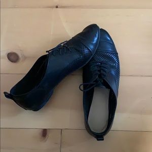 Shoes size 8